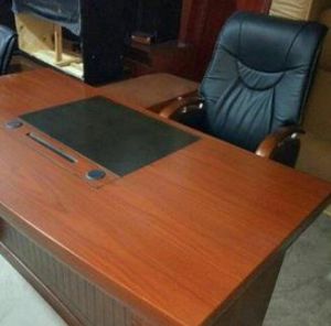 西安辦公家具回收，專業(yè)高價回收各種辦公家具，辦公桌椅，電腦，空調(diào)