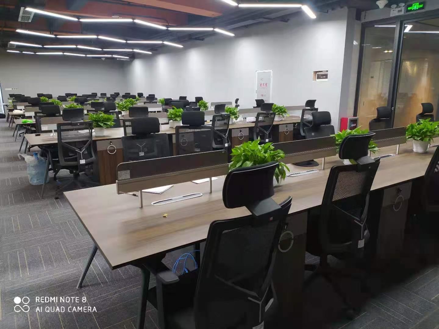 西安雁塔區石家莊辦公家具回收之辦公屏風回收縣大小班臺回收辦公沙發回收