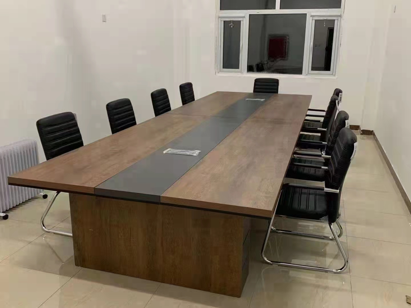 【西安辦公家具回收】舊辦公桌，老板桌椅，隔斷，書柜，上下床等大量回收